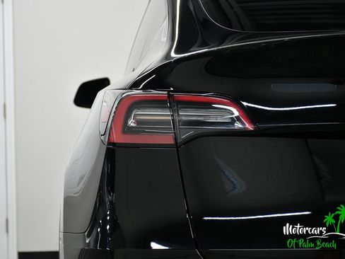 Used 2023 Tesla Model Y Performance AWD/4WD image 13