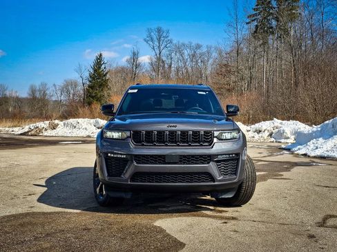 New 2026 Jeep Grand Cherokee L Limited w/ Limited Altitude Package AWD/4WD image 8