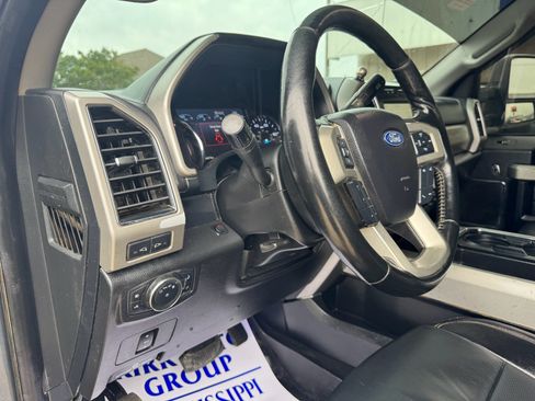 Used 2021 Ford F250 Lariat w/ Lariat Value Package AWD/4WD image 17