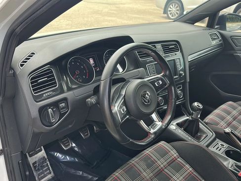 Used 2017 Volkswagen GTI SE FWD image 14