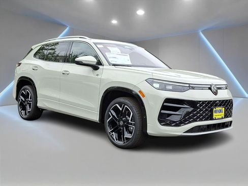 New 2026 Volkswagen Tiguan SEL R-Line AWD/4WD image 2