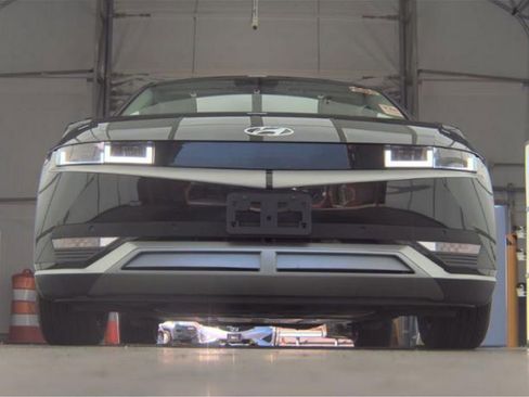 Used 2024 Hyundai Ioniq 5 SEL image 3