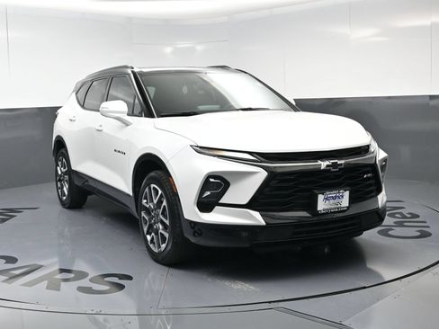 Used 2024 Chevrolet Blazer RS w/ Driver Confidence II Package FWD image 3