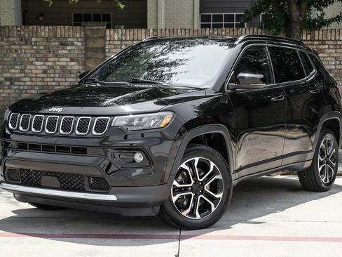 Used 2023 Jeep Compass Limited AWD/4WD image 11