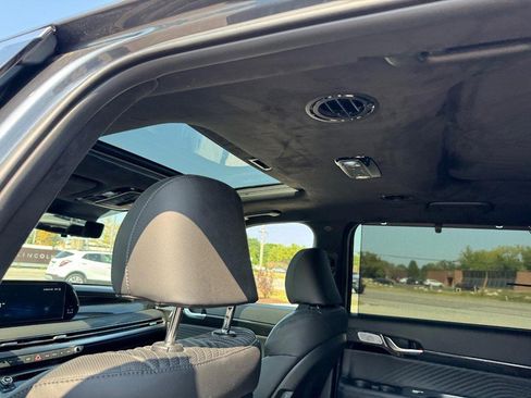 Used 2024 Hyundai Palisade Calligraphy image 11