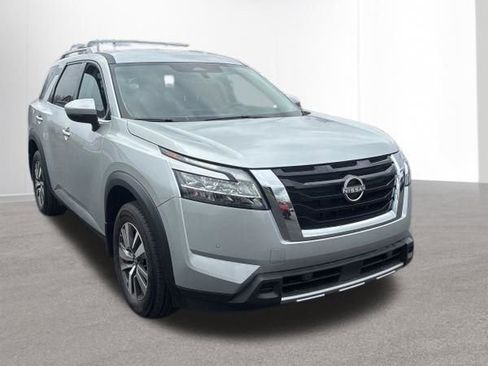 Used 2024 Nissan Pathfinder SL w/ Cargo Package image 7