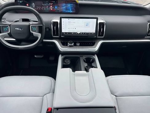 New 2025 Ford Expedition Max Platinum w/ Platinum Ultimate Package AWD/4WD image 12