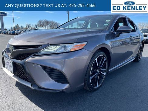 Used 2020 Toyota Camry XSE image 1