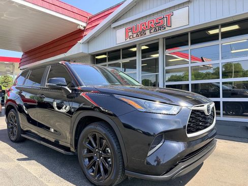 Used 2023 Toyota Highlander L FWD image 14