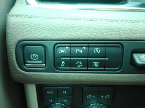 Used 2023 GMC Yukon XL Denali image 36