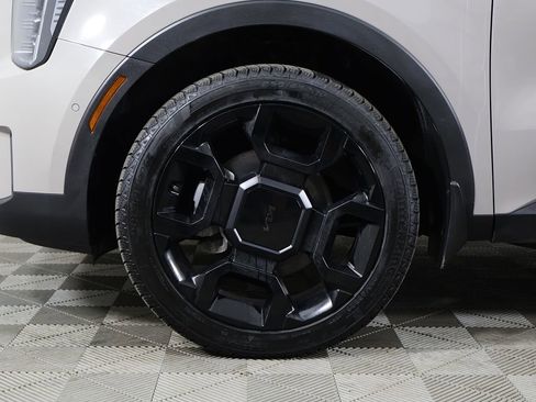 Used 2025 Kia Sorento AWD image 25