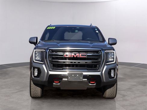 Used 2022 GMC Yukon XL AT4 image 2