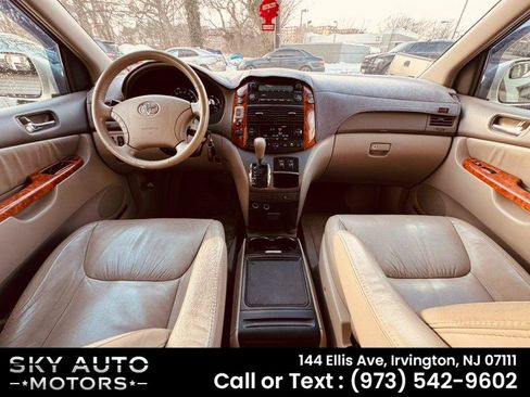 Used 2007 Toyota Sienna FWD image 7