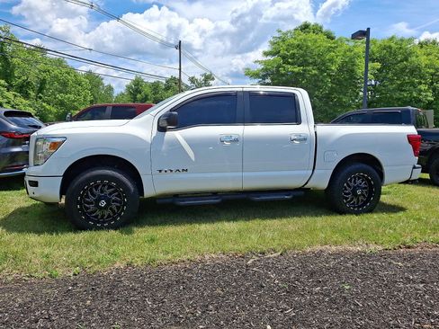 Used 2021 Nissan Titan SV w/ SV Convenience Package AWD/4WD image 4