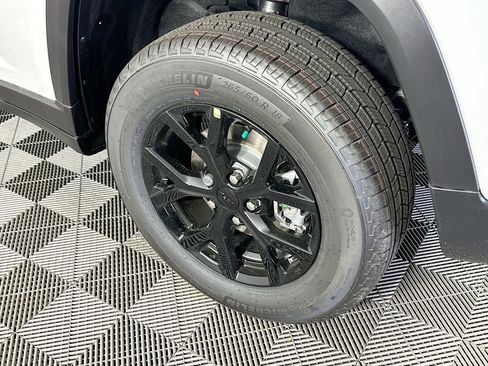 New 2026 Jeep Grand Cherokee Altitude AWD/4WD image 39