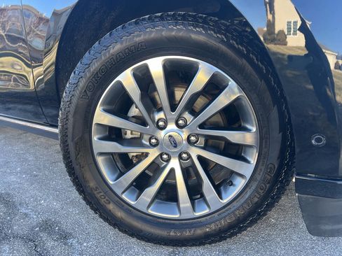 Used 2018 Ford Expedition Limited w/ Equipment Group 301A image 7