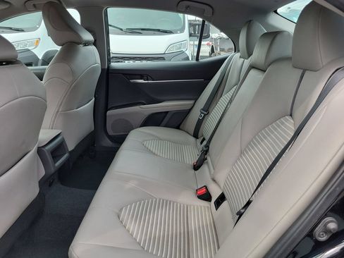 Used 2023 Toyota Camry SE FWD image 13