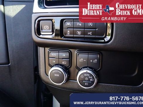 Used 2025 GMC Yukon Elevation w/ LPO, Elevation Black Package AWD/4WD image 14