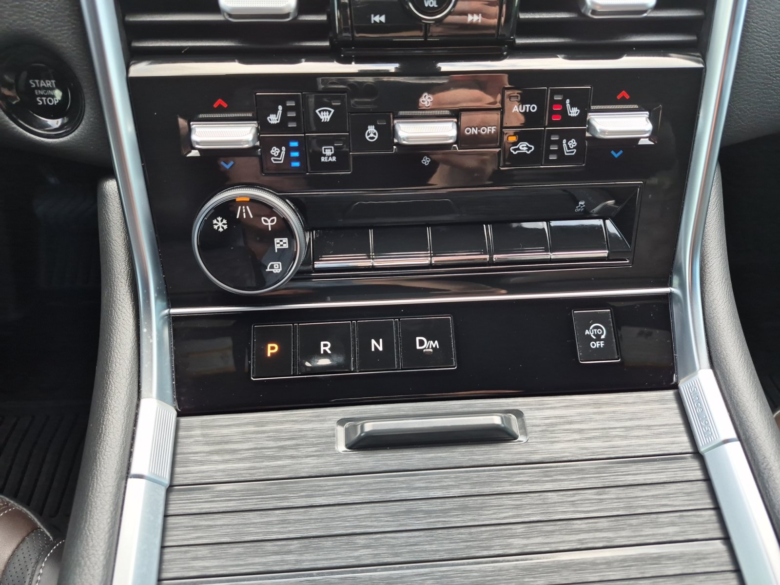 Used 2025 Nissan Armada Platinum RWD image 21