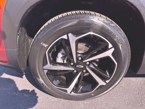 Used 2022 Chevrolet TrailBlazer RS w/ Sun and Liftgate Package AWD/4WD image 33