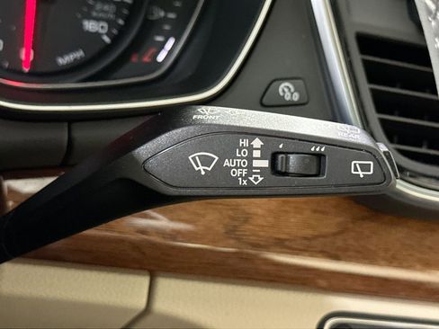 Used 2022 Audi Q5 2.0T Premium w/ Convenience Package image 27