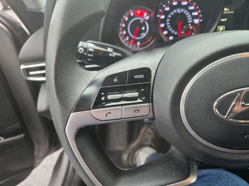 Used 2022 Hyundai Elantra SEL image 14