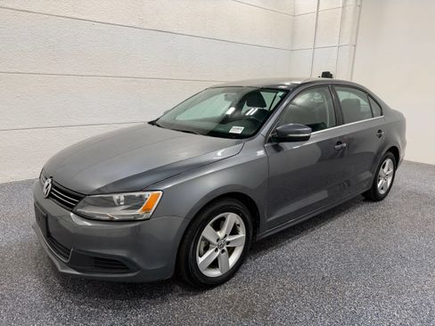 Used 2013 Volkswagen Jetta TDI FWD image 1