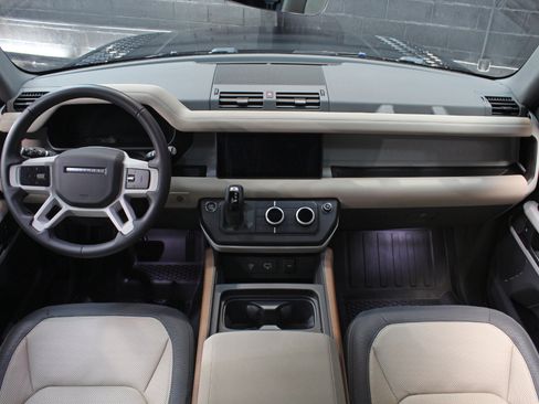Used 2023 Land Rover Defender 110 X-Dynamic SE AWD/4WD image 28