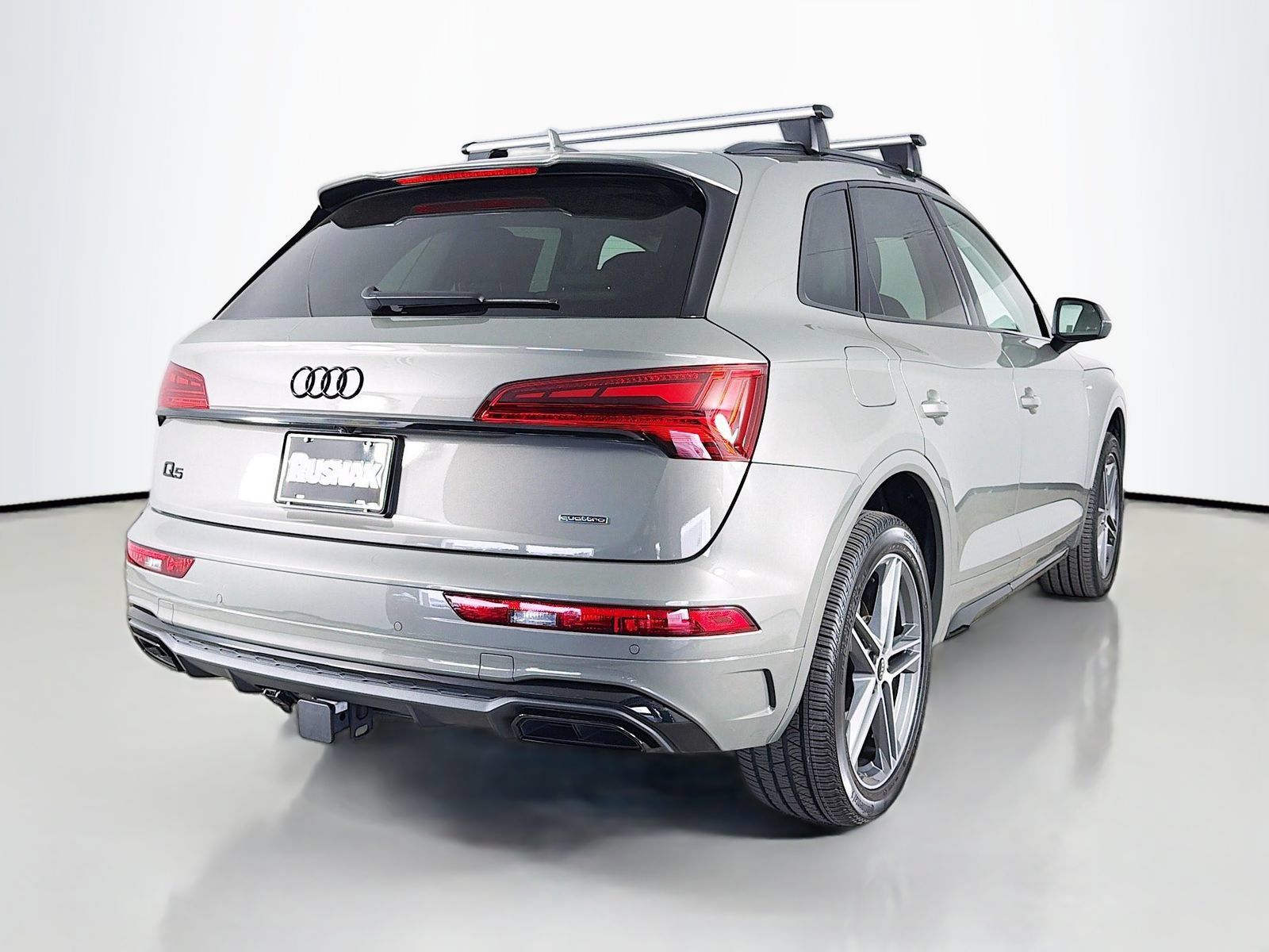 Used 2023 Audi Q5 e Premium Plus w/ Premium Plus Package AWD/4WD image 7