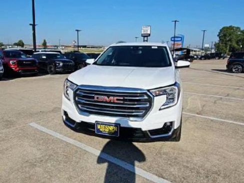 Certified 2024 GMC Terrain SLT image 3