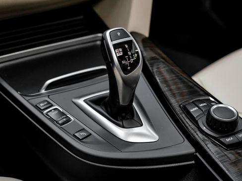 Used 2017 BMW 330i Sedan image 27