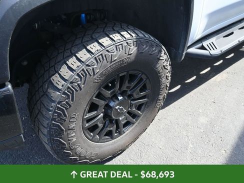 Used 2024 Chevrolet Silverado 2500 ZR2 w/ Technology Package AWD/4WD image 13