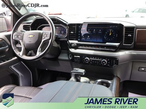 Used 2023 Chevrolet Silverado 1500 High Country w/ Technology Package AWD/4WD image 13