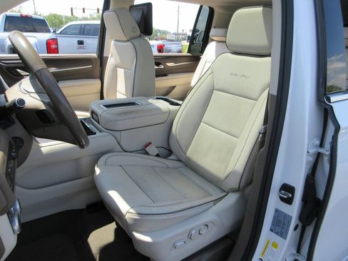 Used 2021 GMC Yukon XL Denali w/ Denali Ultimate Package AWD/4WD image 24