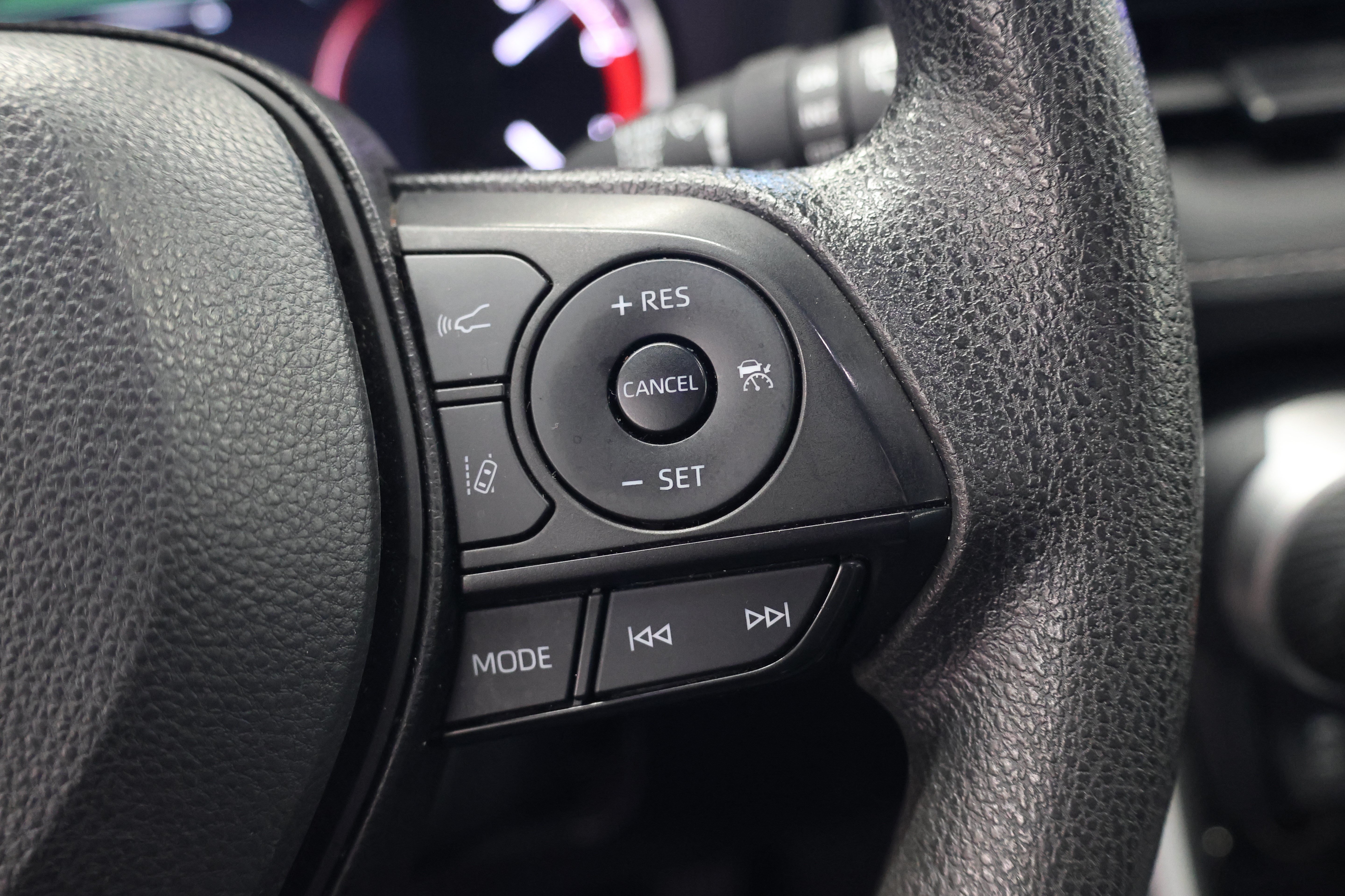 Used 2024 Toyota RAV4 XLE FWD image 26
