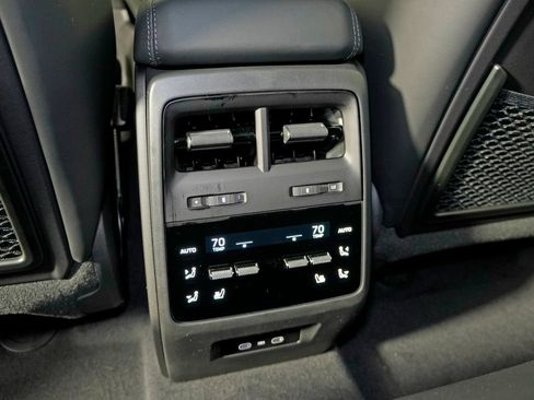 Used 2026 Porsche Macan 4 Electric AWD/4WD image 36