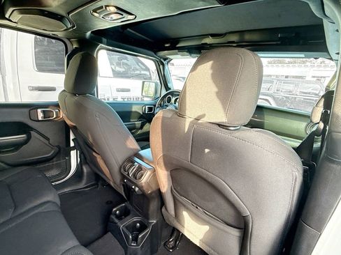 Used 2021 Jeep Wrangler Unlimited Sport image 28