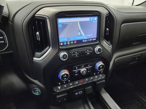 Used 2023 GMC Sierra 3500 Denali w/ Denali Ultimate Package image 11