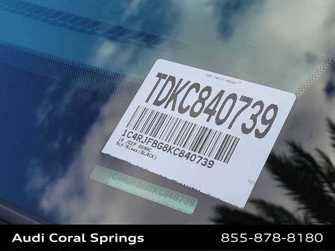 Used 2019 Jeep Grand Cherokee Limited image 29