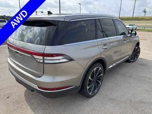 Used 2023 Lincoln Aviator Reserve w/ Equipment Group 201A AWD/4WD image 11