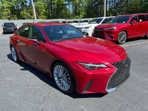 Certified 2022 Lexus IS 300 w/ Premium Package RWD image 4