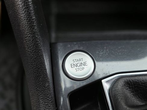 Used 2023 Volkswagen Tiguan SE FWD image 34