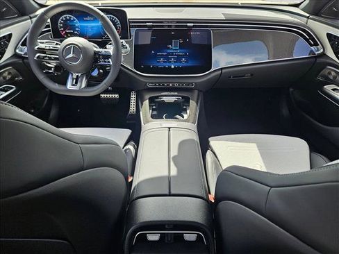 New 2026 Mercedes-Benz E 53 AMG e 4MATIC Sedan image 15