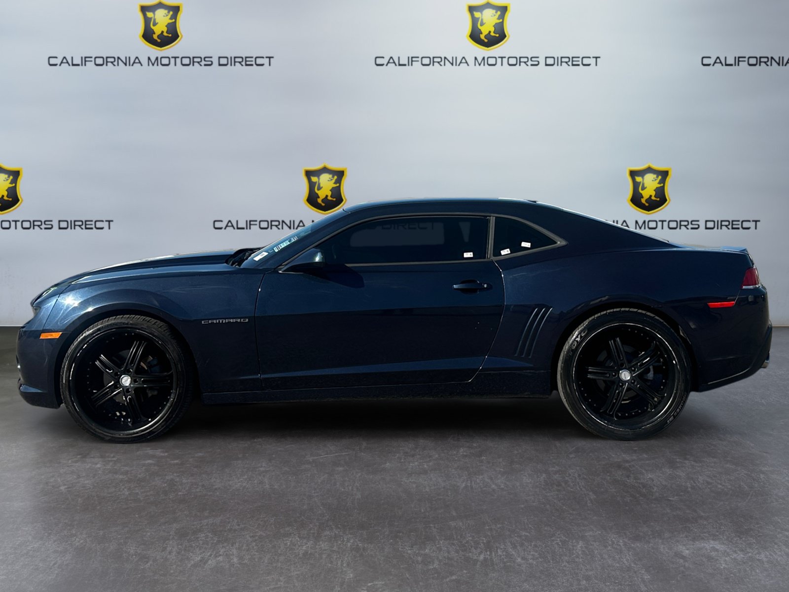 Used 2015 Chevrolet Camaro LT RWD image 2