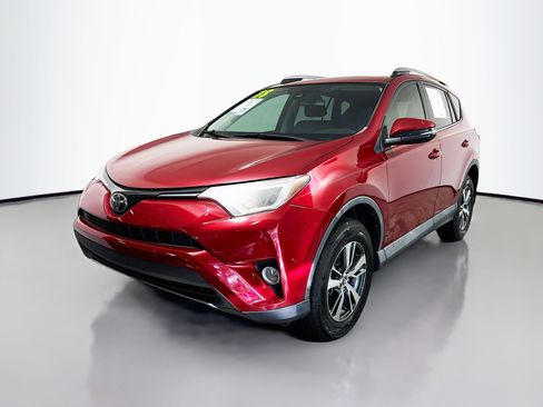 Used 2018 Toyota RAV4 XLE image 10
