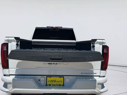 Used 2024 GMC Sierra 2500 Denali Ultimate AWD/4WD image 30