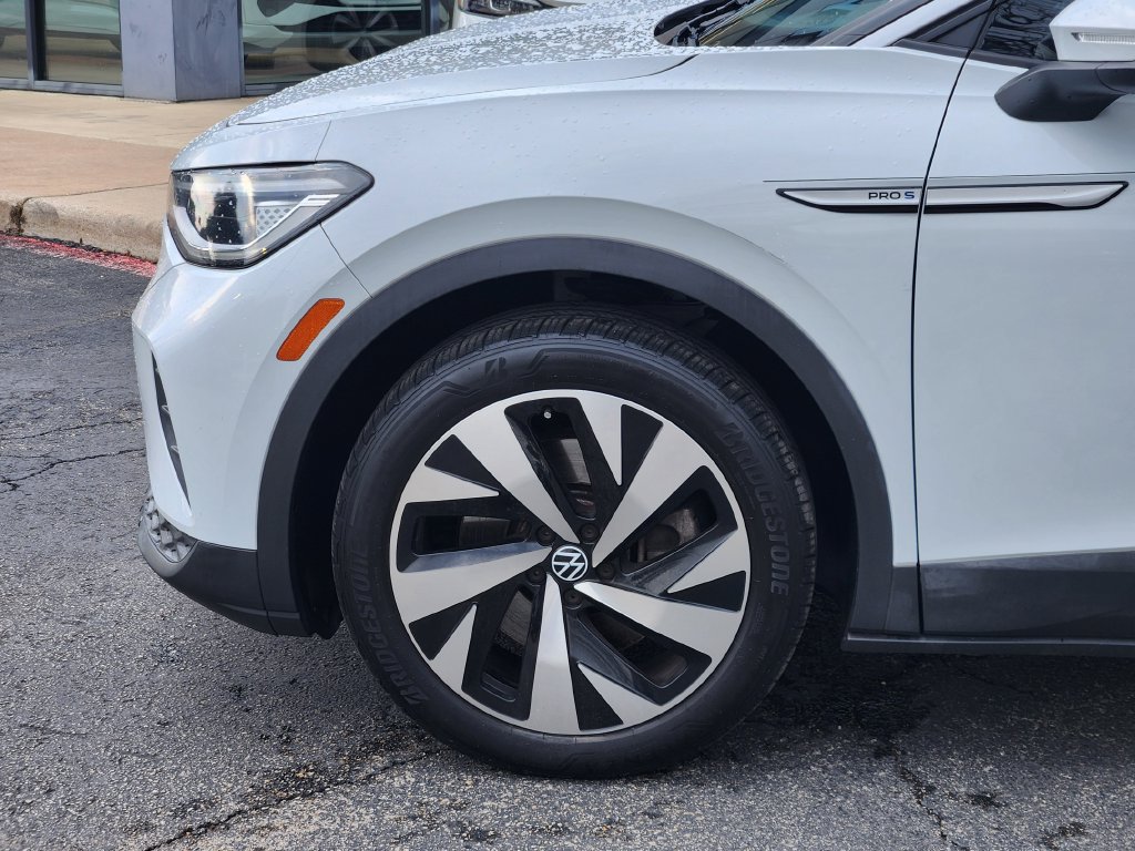 Used 2022 Volkswagen ID.4 Pro S w/ Gradient Package RWD image 9