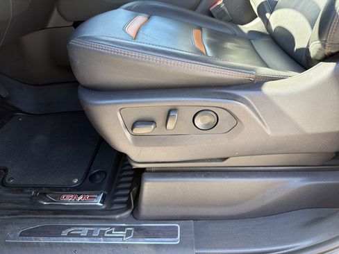 Used 2024 GMC Sierra 1500 AT4 w/ Technology Package image 11