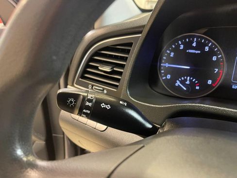 Used 2018 Hyundai Elantra SEL FWD image 24