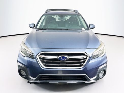 Used 2018 Subaru Outback 3.6R Limited AWD/4WD image 2